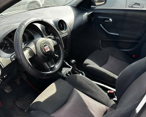Черный Сеат Ибица, объемом двигателя 1.98 л и пробегом 250 тыс. км за 2900 $, фото 9 на Automoto.ua