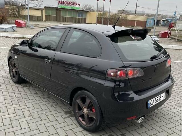 Черный Сеат Ибица, объемом двигателя 2 л и пробегом 310 тыс. км за 3600 $, фото 1 на Automoto.ua