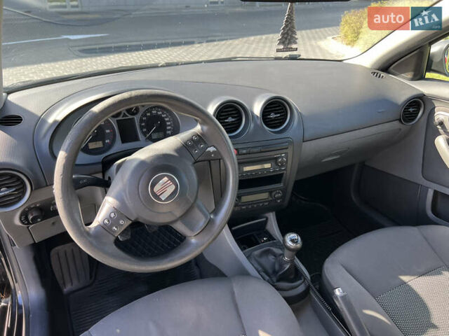 Чорний Сеат Ibiza, об'ємом двигуна 1.42 л та пробігом 271 тис. км за 3900 $, фото 8 на Automoto.ua