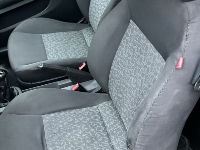 Черный Сеат Ибица, объемом двигателя 1.2 л и пробегом 250 тыс. км за 1390 $, фото 6 на Automoto.ua