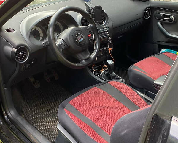 Черный Сеат Ибица, объемом двигателя 1.6 л и пробегом 278 тыс. км за 3550 $, фото 1 на Automoto.ua