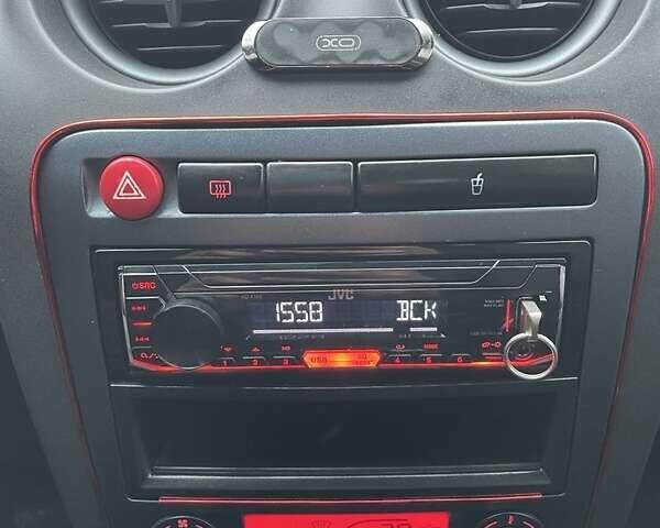 Черный Сеат Ибица, объемом двигателя 2 л и пробегом 310 тыс. км за 3600 $, фото 7 на Automoto.ua