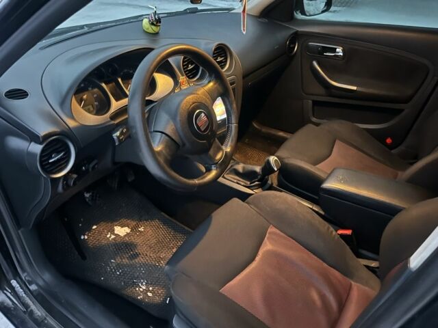Чорний Сеат Ibiza, об'ємом двигуна 2 л та пробігом 336 тис. км за 3750 $, фото 8 на Automoto.ua