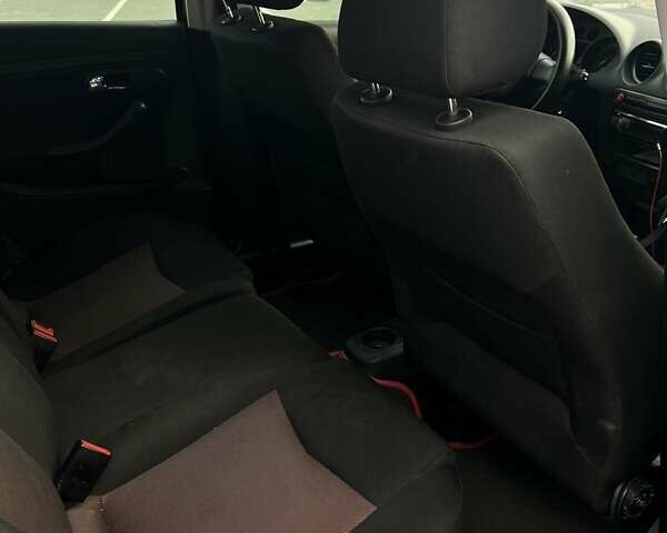 Черный Сеат Ибица, объемом двигателя 2 л и пробегом 271 тыс. км за 2950 $, фото 3 на Automoto.ua