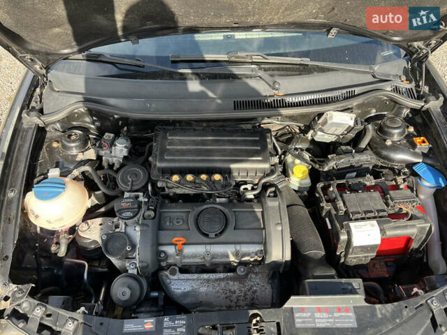 Черный Сеат Ибица, объемом двигателя 1.6 л и пробегом 322 тыс. км за 3200 $, фото 4 на Automoto.ua