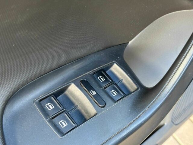 Сеат Ибица 2011 в Одессе на Automoto.ua Черный Сеат Ибица, объемом двигателя 1.2 л и пробегом 245 тыс. км за 5980 $, фото 9 на Automoto.ua