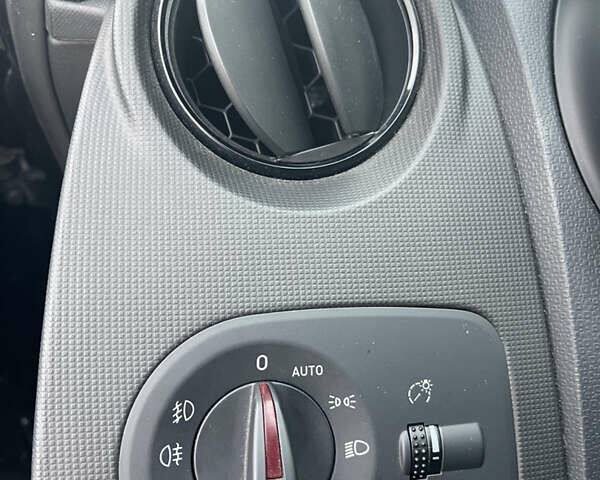 Чорний Сеат Ibiza, об'ємом двигуна 1.4 л та пробігом 198 тис. км за 8700 $, фото 21 на Automoto.ua