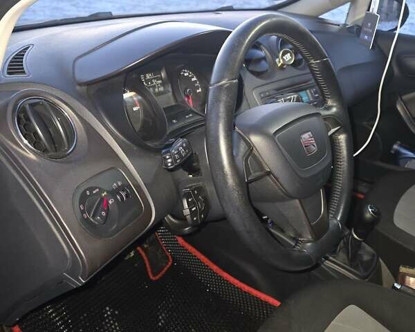 Черный Сеат Ибица, объемом двигателя 1.6 л и пробегом 260 тыс. км за 5850 $, фото 16 на Automoto.ua