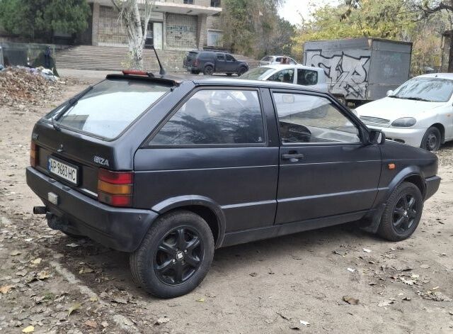 Черный Сеат Ибица, объемом двигателя 0 л и пробегом 320 тыс. км за 1000 $, фото 1 на Automoto.ua