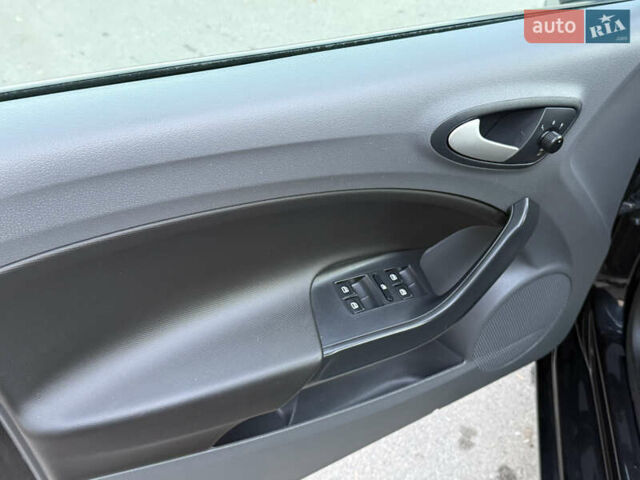 Черный Сеат Ибица, объемом двигателя 1.2 л и пробегом 210 тыс. км за 5600 $, фото 27 на Automoto.ua