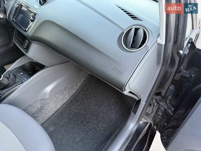 Черный Сеат Ибица, объемом двигателя 1.2 л и пробегом 210 тыс. км за 5600 $, фото 16 на Automoto.ua