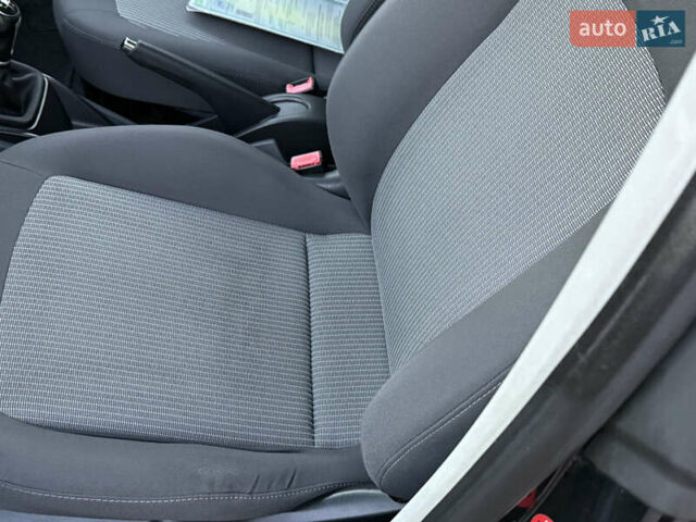 Черный Сеат Ибица, объемом двигателя 1.2 л и пробегом 210 тыс. км за 5600 $, фото 28 на Automoto.ua