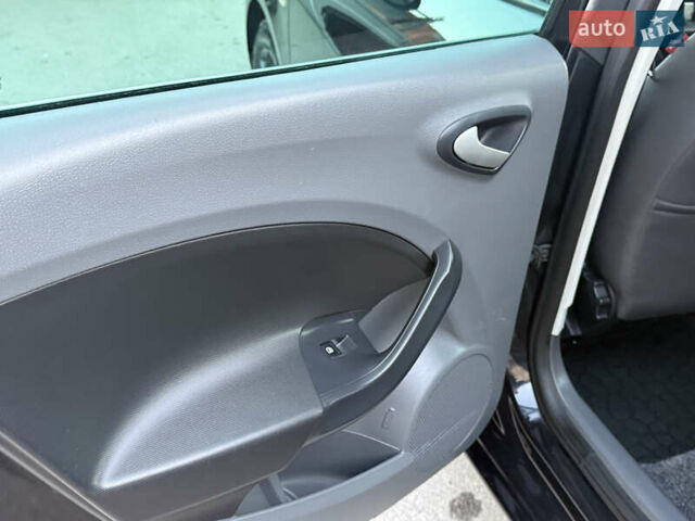 Черный Сеат Ибица, объемом двигателя 1.2 л и пробегом 210 тыс. км за 5600 $, фото 26 на Automoto.ua