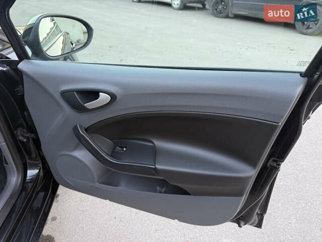 Черный Сеат Ибица, объемом двигателя 1.2 л и пробегом 210 тыс. км за 5600 $, фото 15 на Automoto.ua