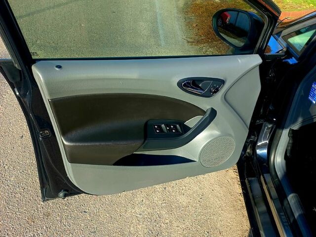 Чорний Сеат Ibiza, об'ємом двигуна 1.2 л та пробігом 225 тис. км за 5999 $, фото 8 на Automoto.ua