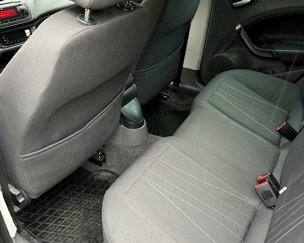 Черный Сеат Ибица, объемом двигателя 1.2 л и пробегом 200 тыс. км за 4999 $, фото 16 на Automoto.ua