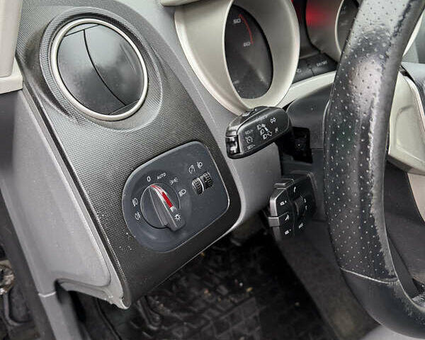 Черный Сеат Ибица, объемом двигателя 1.2 л и пробегом 200 тыс. км за 4999 $, фото 14 на Automoto.ua