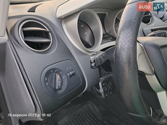 Черный Сеат Ибица, объемом двигателя 1.2 л и пробегом 310 тыс. км за 5250 $, фото 13 на Automoto.ua