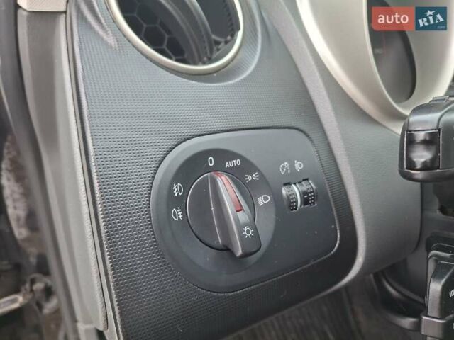 Чорний Сеат Ibiza, об'ємом двигуна 1.4 л та пробігом 224 тис. км за 5650 $, фото 54 на Automoto.ua