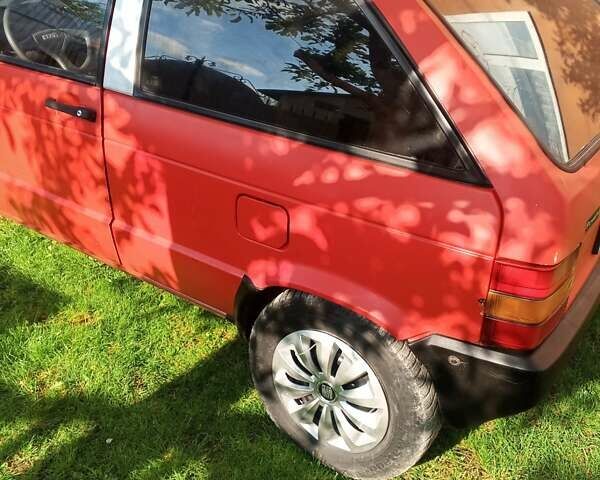 Красный Сеат Ибица, объемом двигателя 1.5 л и пробегом 170 тыс. км за 700 $, фото 1 на Automoto.ua