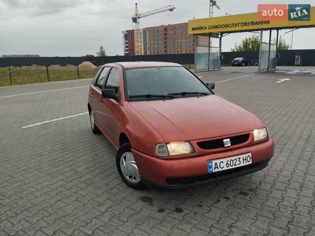 Красный Сеат Ибица, объемом двигателя 1.4 л и пробегом 300 тыс. км за 2600 $, фото 3 на Automoto.ua