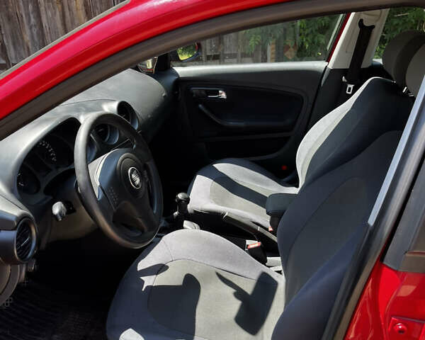 Червоний Сеат Ibiza, об'ємом двигуна 1.4 л та пробігом 161 тис. км за 3250 $, фото 9 на Automoto.ua
