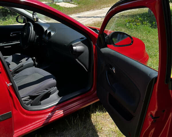 Червоний Сеат Ibiza, об'ємом двигуна 1.4 л та пробігом 161 тис. км за 3250 $, фото 6 на Automoto.ua