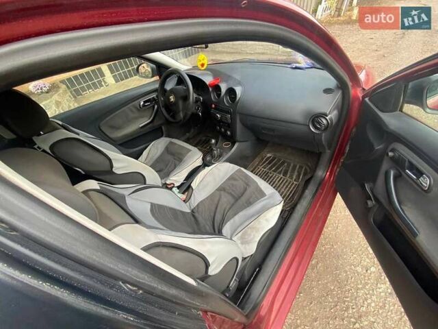 Красный Сеат Ибица, объемом двигателя 1.4 л и пробегом 260 тыс. км за 2350 $, фото 6 на Automoto.ua