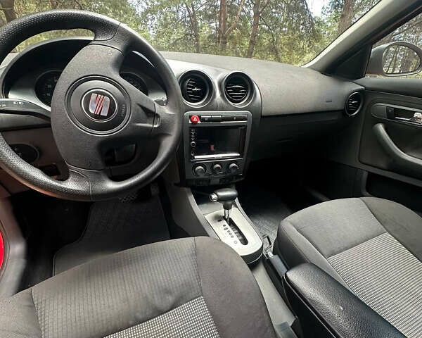 Красный Сеат Ибица, объемом двигателя 1.4 л и пробегом 232 тыс. км за 3500 $, фото 13 на Automoto.ua