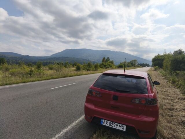 Сеат Ibiza 2006 у Харкові на Automoto.ua Червоний Сеат Ibiza, об'ємом двигуна 2 л та пробігом 130 тис. км за 3800 $, фото 4 на Automoto.ua