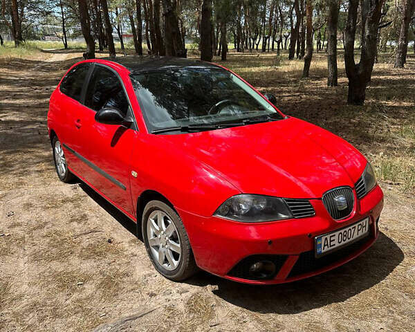 Красный Сеат Ибица, объемом двигателя 1.4 л и пробегом 232 тыс. км за 3500 $, фото 1 на Automoto.ua