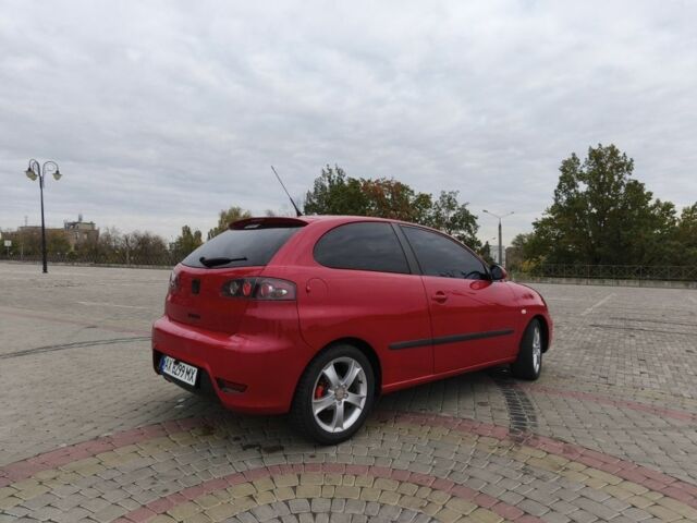 Сеат Ibiza 2006 у Харкові на Automoto.ua Червоний Сеат Ibiza, об'ємом двигуна 2 л та пробігом 130 тис. км за 3800 $, фото 3 на Automoto.ua