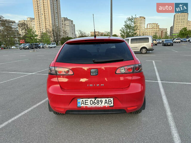 Красный Сеат Ибица, объемом двигателя 1.4 л и пробегом 230 тыс. км за 3700 $, фото 4 на Automoto.ua