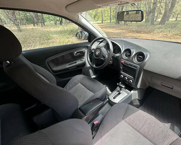 Красный Сеат Ибица, объемом двигателя 1.4 л и пробегом 232 тыс. км за 3500 $, фото 12 на Automoto.ua