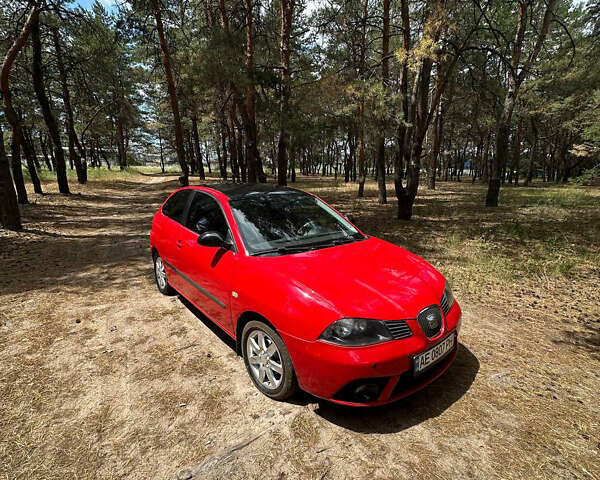 Красный Сеат Ибица, объемом двигателя 1.4 л и пробегом 232 тыс. км за 3500 $, фото 2 на Automoto.ua