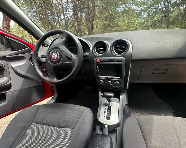 Красный Сеат Ибица, объемом двигателя 1.4 л и пробегом 232 тыс. км за 3500 $, фото 8 на Automoto.ua