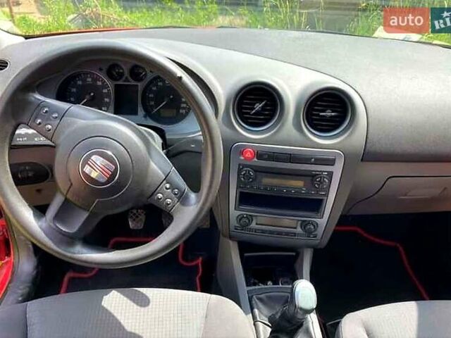 Червоний Сеат Ibiza, об'ємом двигуна 1.4 л та пробігом 250 тис. км за 3600 $, фото 6 на Automoto.ua