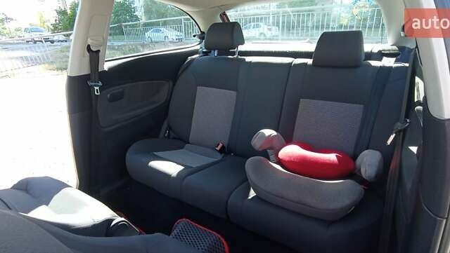 Червоний Сеат Ibiza, об'ємом двигуна 1.4 л та пробігом 214 тис. км за 4600 $, фото 10 на Automoto.ua