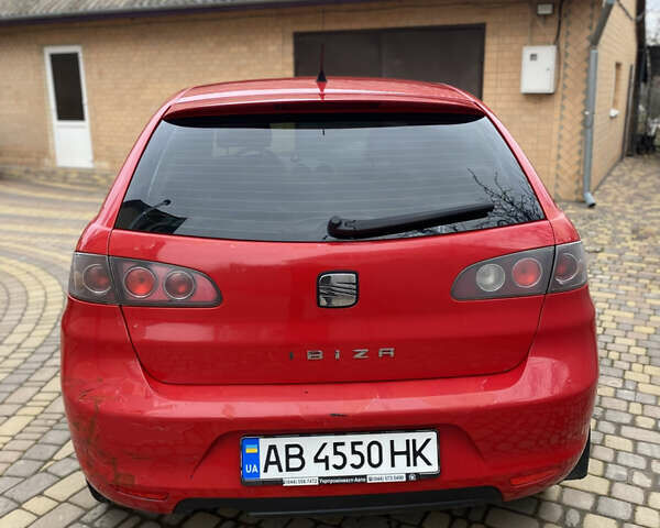 Красный Сеат Ибица, объемом двигателя 1.39 л и пробегом 172 тыс. км за 2699 $, фото 3 на Automoto.ua