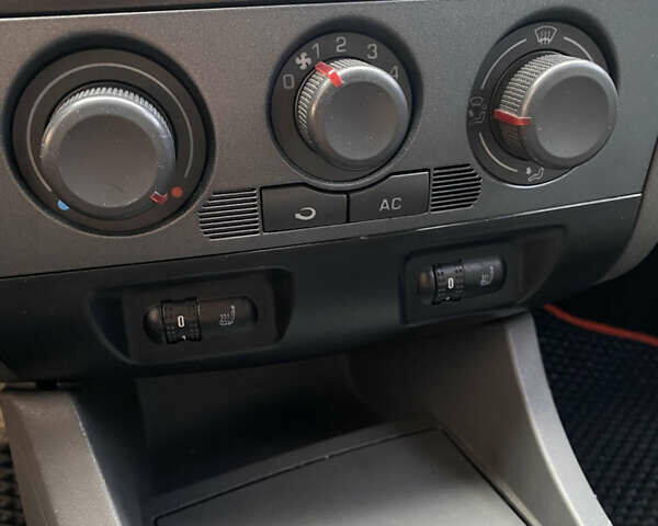 Красный Сеат Ибица, объемом двигателя 1.39 л и пробегом 172 тыс. км за 2699 $, фото 15 на Automoto.ua