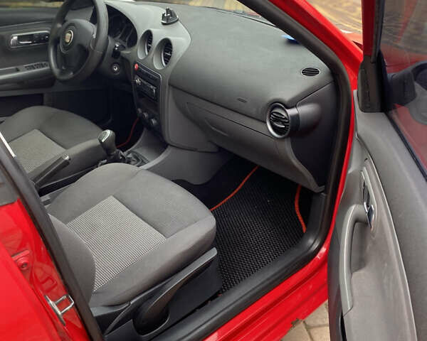 Красный Сеат Ибица, объемом двигателя 1.39 л и пробегом 172 тыс. км за 2699 $, фото 11 на Automoto.ua