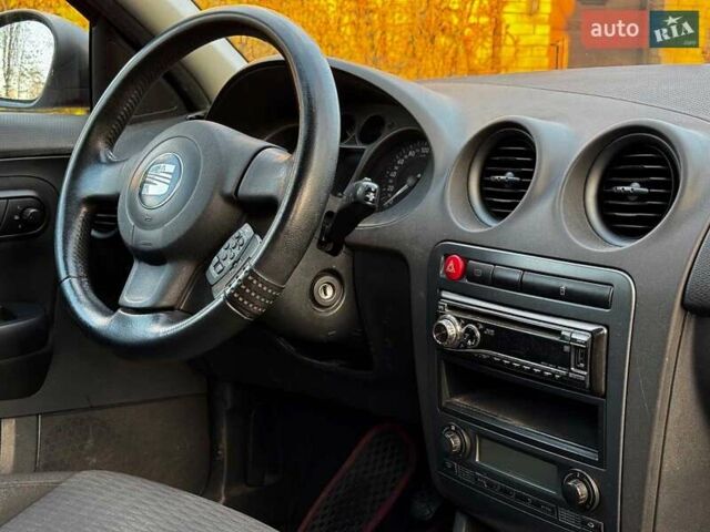 Красный Сеат Ибица, объемом двигателя 2 л и пробегом 126 тыс. км за 3990 $, фото 18 на Automoto.ua