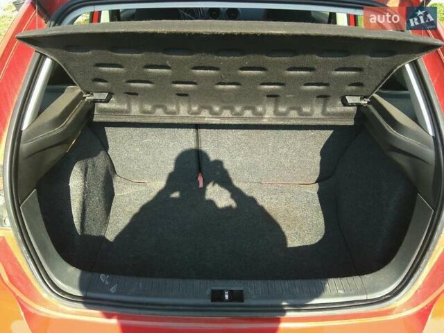 Красный Сеат Ибица, объемом двигателя 2 л и пробегом 205 тыс. км за 5200 $, фото 4 на Automoto.ua