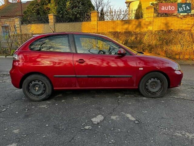 Красный Сеат Ибица, объемом двигателя 2 л и пробегом 126 тыс. км за 3990 $, фото 4 на Automoto.ua