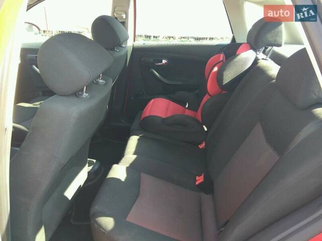 Красный Сеат Ибица, объемом двигателя 2 л и пробегом 205 тыс. км за 5200 $, фото 3 на Automoto.ua