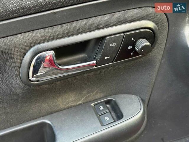 Красный Сеат Ибица, объемом двигателя 2 л и пробегом 126 тыс. км за 3990 $, фото 13 на Automoto.ua