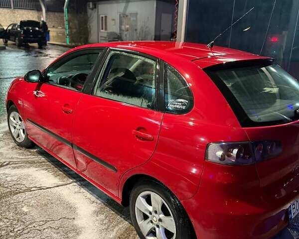 Червоний Сеат Ibiza, об'ємом двигуна 1.2 л та пробігом 218 тис. км за 3550 $, фото 2 на Automoto.ua