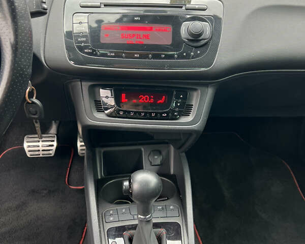 Червоний Сеат Ibiza, об'ємом двигуна 1.4 л та пробігом 205 тис. км за 7250 $, фото 31 на Automoto.ua
