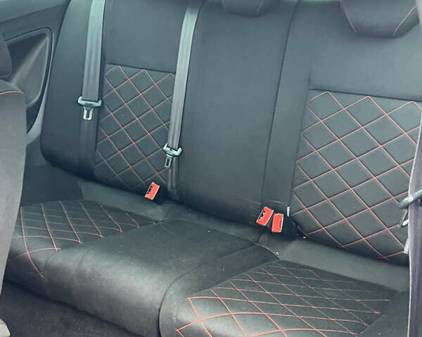 Красный Сеат Ибица, объемом двигателя 1.4 л и пробегом 236 тыс. км за 7400 $, фото 45 на Automoto.ua