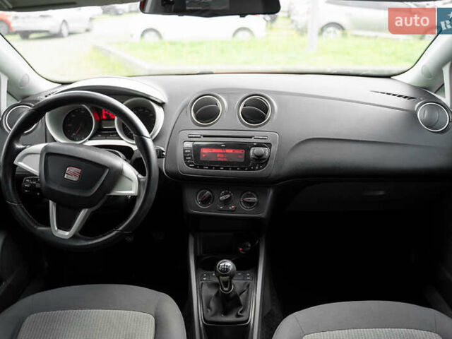 Красный Сеат Ибица, объемом двигателя 1.2 л и пробегом 160 тыс. км за 4550 $, фото 14 на Automoto.ua